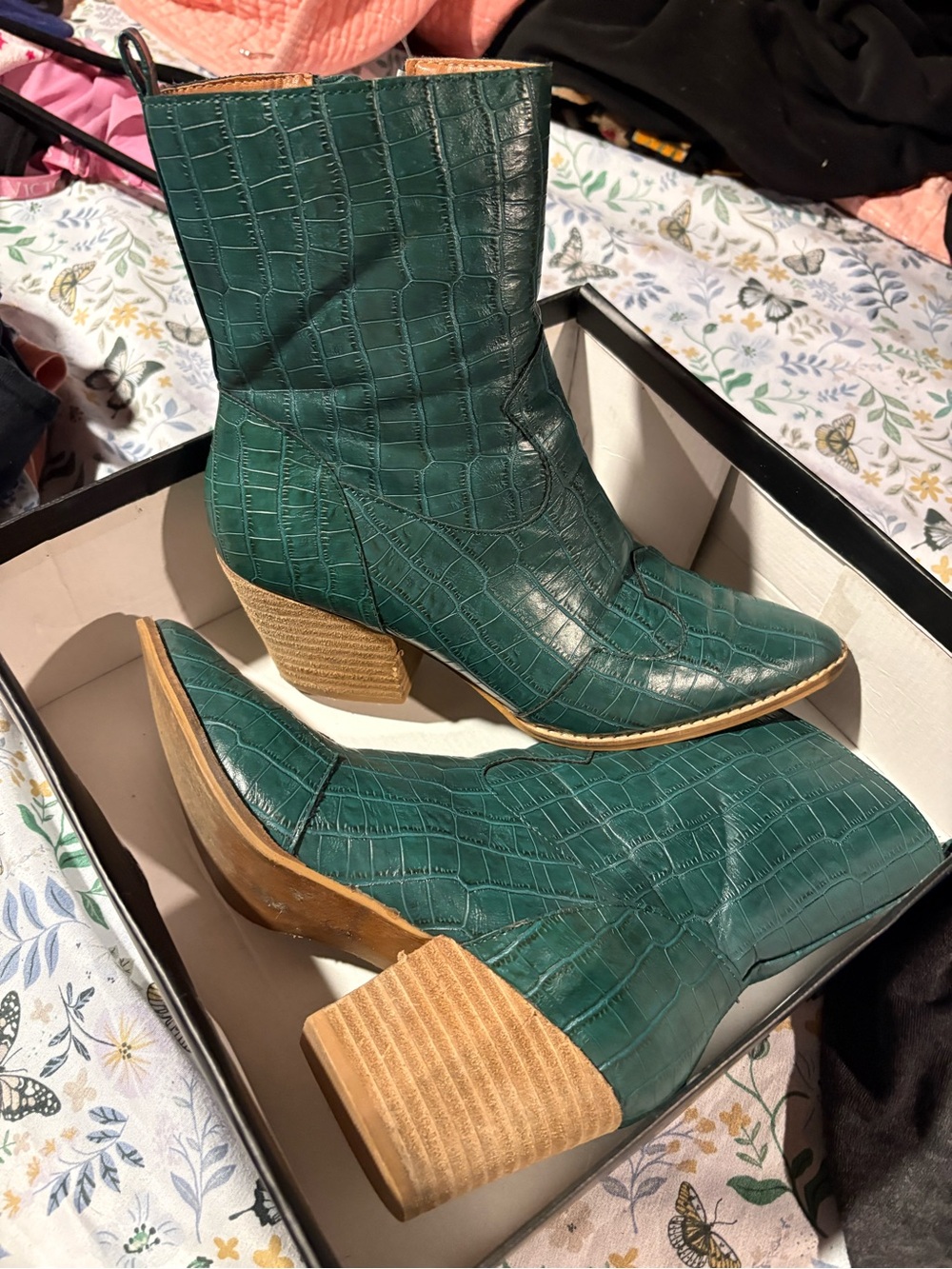 Women's Buckle Green Croc-Embossed Western Booties
